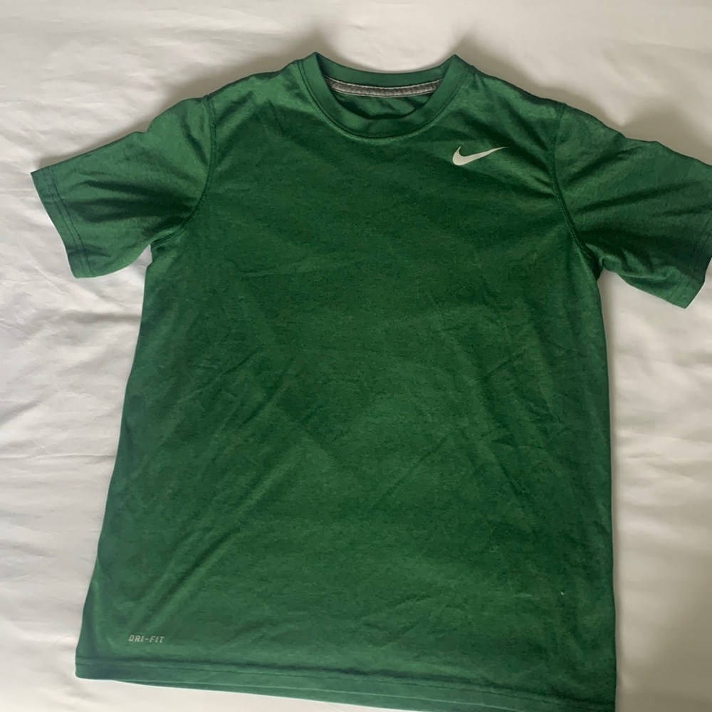 Nike dri fit t-shirt, boys size medium, excellent condition
